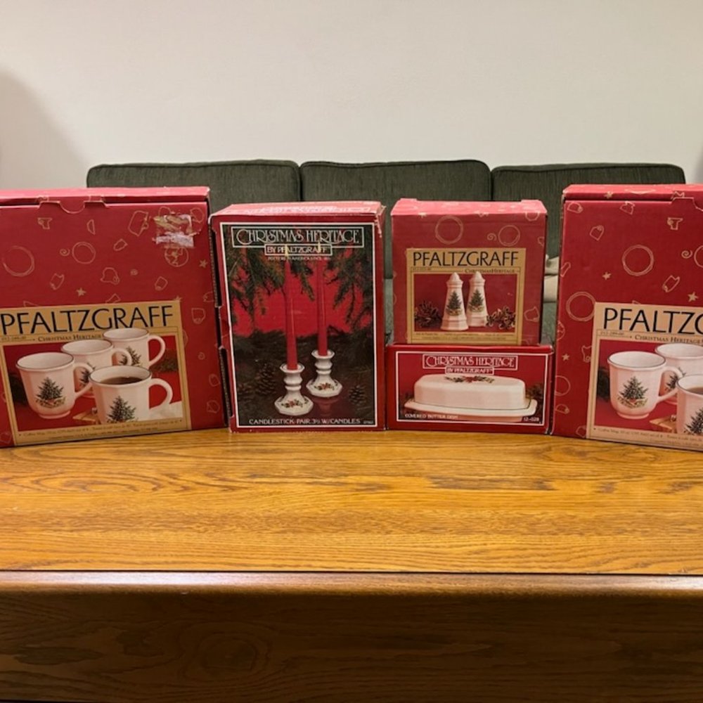 Pfaltzgraff Christmas Heritage Collection